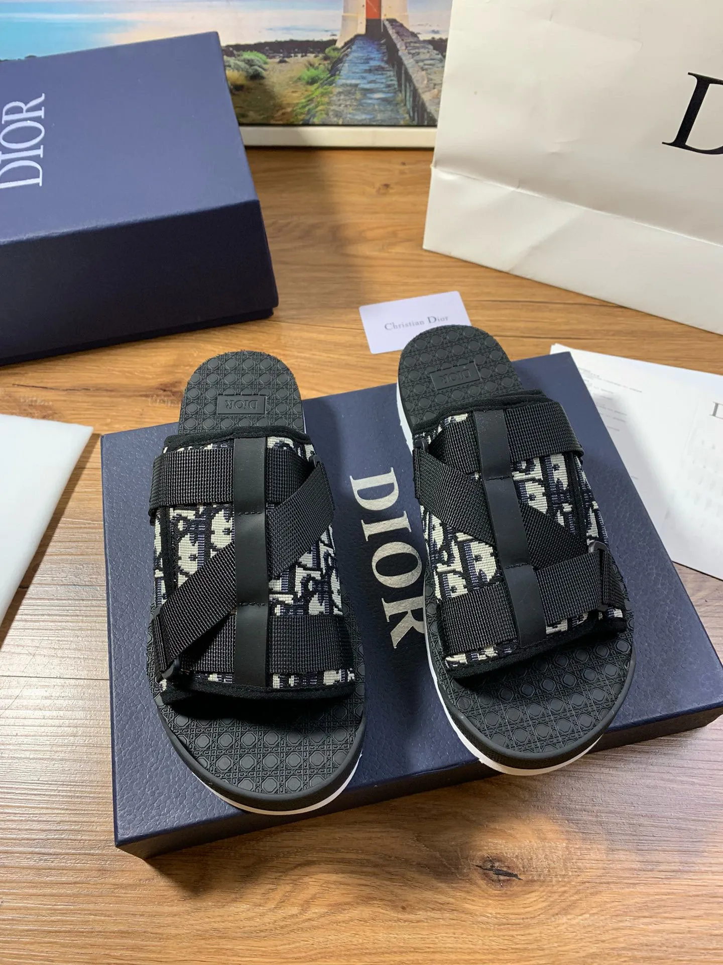 Factory price: 280💰 Dior men's counters are selling sandals at the same time ✔️Imported brand printing/selected high-quality calfskin, highlighting high-end elegance, exquisite workmanship, soles: original soles specially provided by the original factory, hot-selling physical products🔥Normal size: 38-44, customized 45